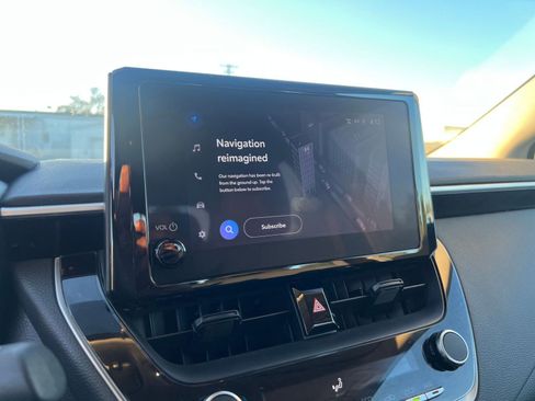 Used 2025 Toyota Corolla LE image 21