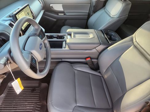 New 2026 Ford Expedition Active RWD image 13