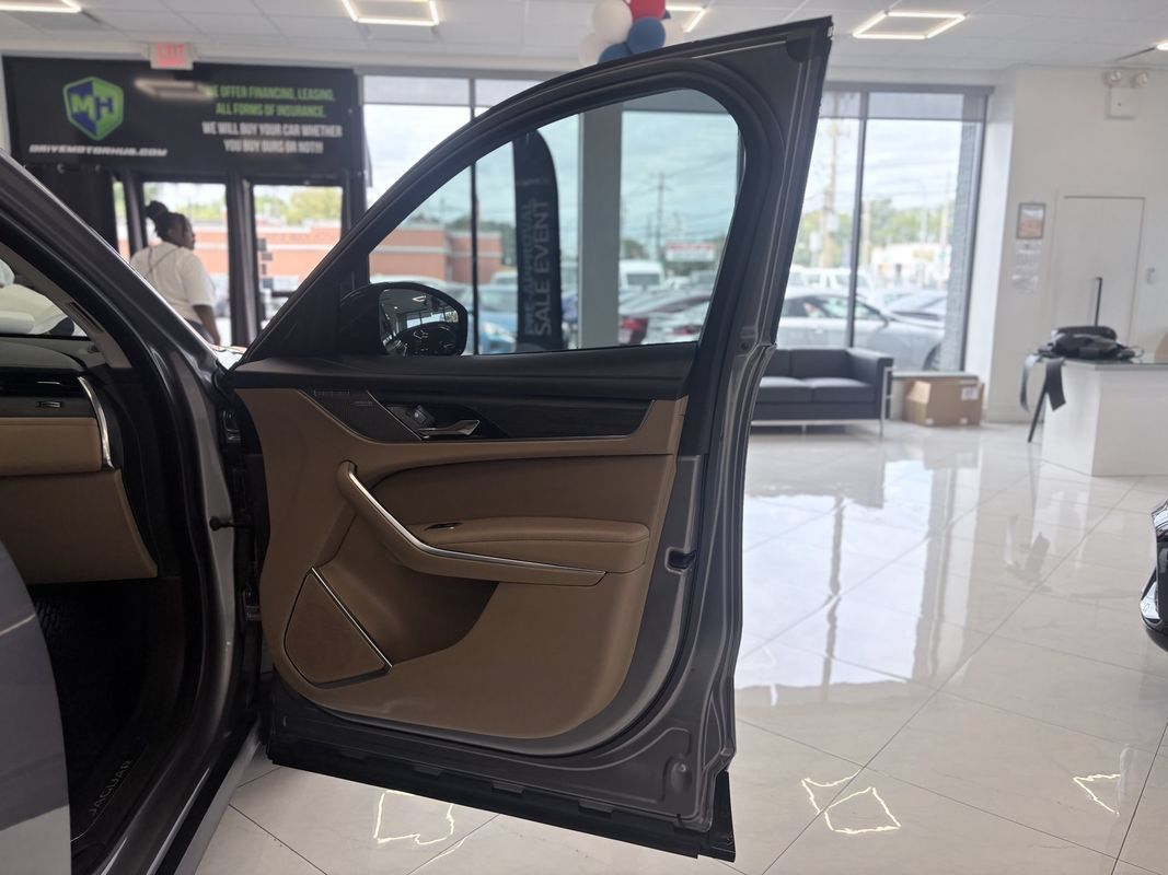 Used 2022 Jaguar F-PACE S AWD/4WD image 39