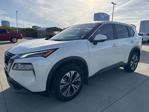 Certified 2023 Nissan Rogue SV image 7