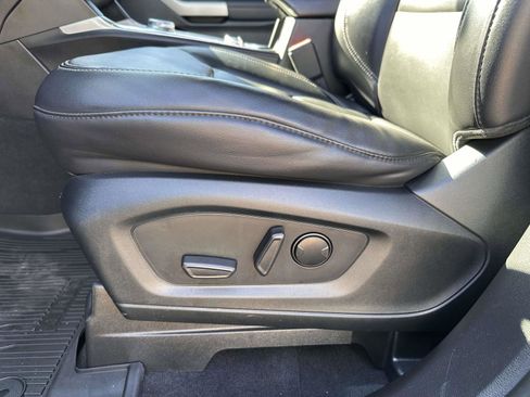 Certified 2022 Ford Explorer XLT w/ Equipment Group 202A image 11