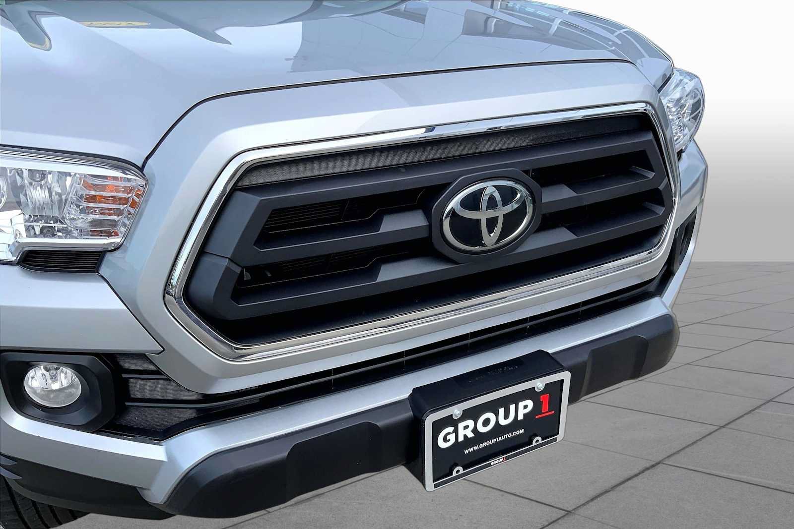Used 2023 Toyota Tacoma SR5 AWD/4WD image 29