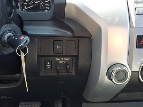 Used 2018 Toyota Tundra SR5 AWD/4WD image 13