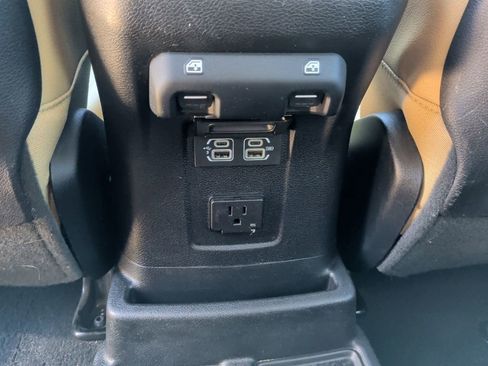 Used 2018 Jeep Wrangler Unlimited Rubicon image 41