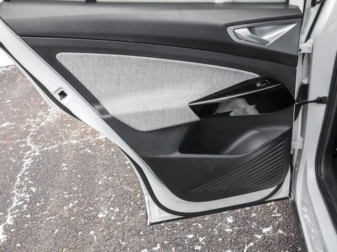 Used 2023 Volkswagen ID.4 Pro image 28