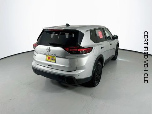 Certified 2024 Nissan Rogue S FWD image 9