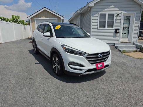 Used 2018 Hyundai Tucson Value AWD/4WD image 2