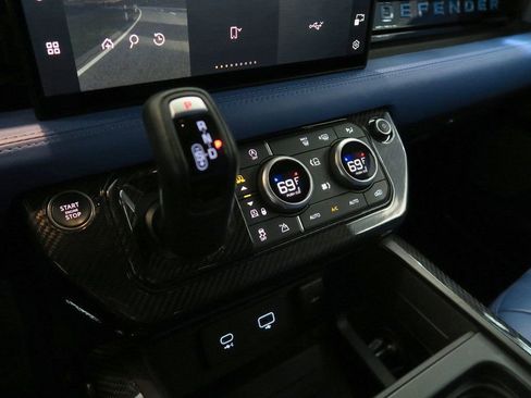 Used 2024 Land Rover Defender 110 X-Dynamic SE image 20