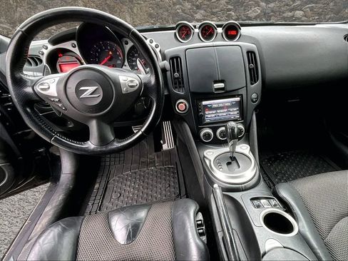 Used 2014 Nissan 370Z Touring w/ Sport Package RWD image 13