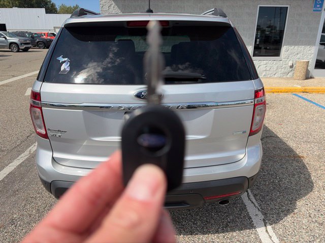 Used 2014 Ford Explorer XLT w/ Equipment Group 202A AWD/4WD image 7
