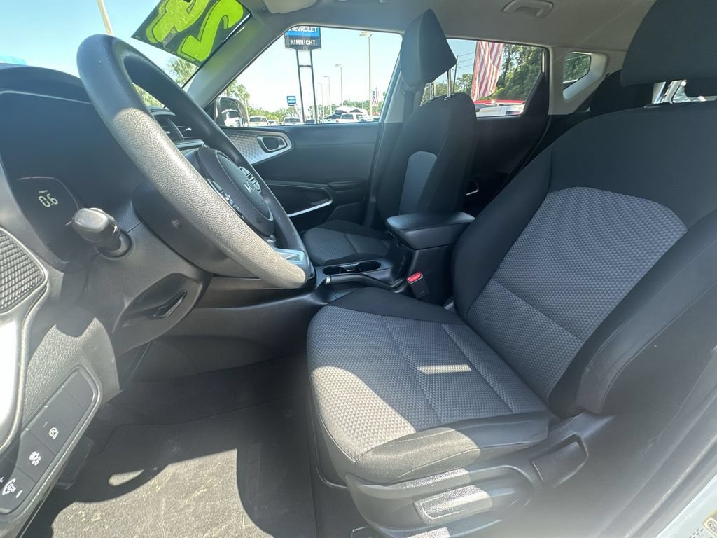 Used 2024 Kia Soul LX w/ Option Group 015 FWD image 19