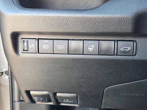 Used 2023 Toyota RAV4 XLE Premium image 13