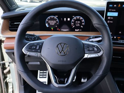 New 2026 Volkswagen Tiguan SEL R-Line AWD/4WD image 28