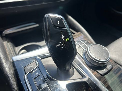 Used 2018 BMW 530i xDrive w/ Premium Package AWD/4WD image 31