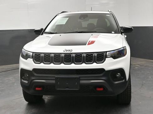 Used 2025 Jeep Compass Limited AWD/4WD image 3