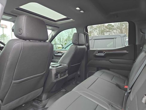 Used 2022 Chevrolet Silverado 1500 LT Trail Boss w/ LT Trail Boss Premium Package image 6