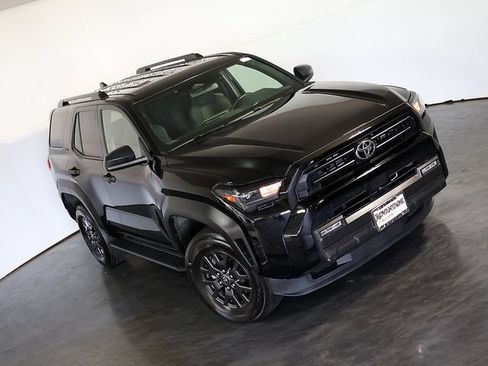 Used 2025 Toyota 4Runner SR5 AWD/4WD image 7