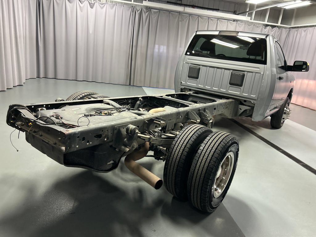Used 2022 RAM 3500 SLT w/ Quick Order Package 27G SLT RWD image 7