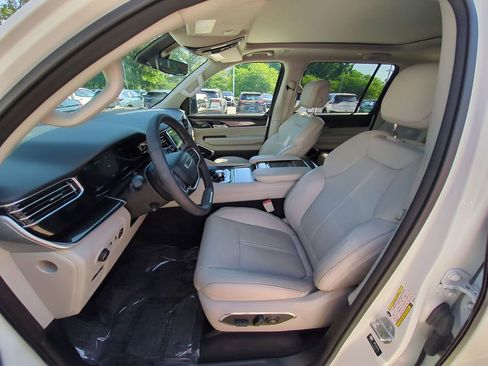 Used 2024 Jeep Wagoneer 2WD w/ Premium Group I image 16