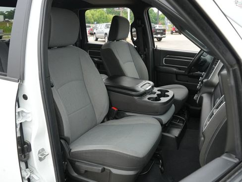 Used 2024 RAM 2500 Big Horn AWD/4WD image 24