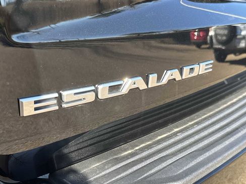 Used 2025 Cadillac Escalade V image 11