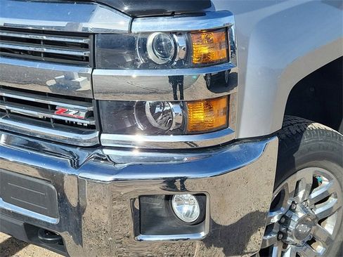 Used 2016 Chevrolet Silverado 2500 LT w/ LT Convenience Package image 3