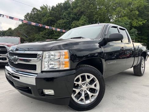 Used 2011 Chevrolet Silverado 1500 LT w/ All-Star Edition RWD image 3