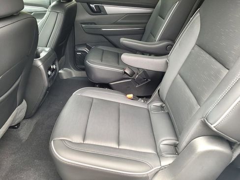 Used 2025 Buick Enclave Sport Touring w/ Power Package AWD/4WD image 12
