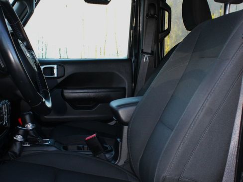 Used 2022 Jeep Gladiator Sport image 19