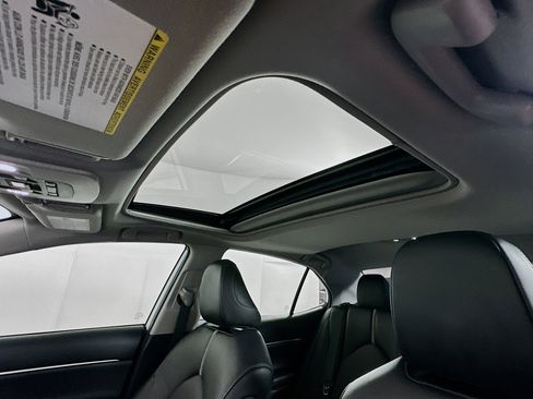 Used 2021 Toyota Camry XSE image 24