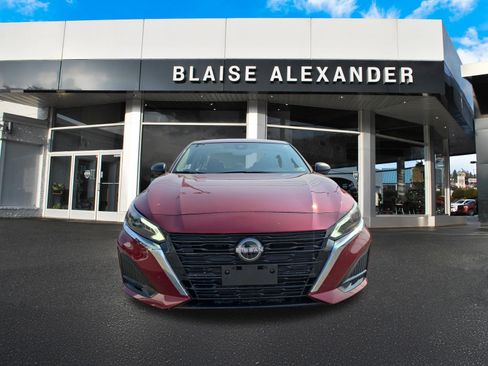 Used 2025 Nissan Altima 2.5 SV FWD image 9