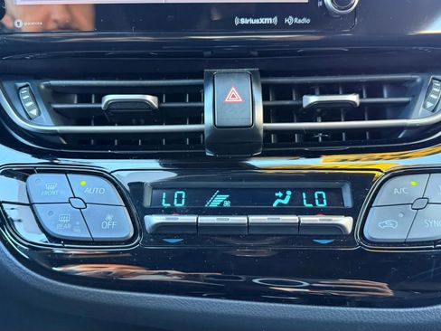 Used 2022 Toyota C-HR XLE image 8