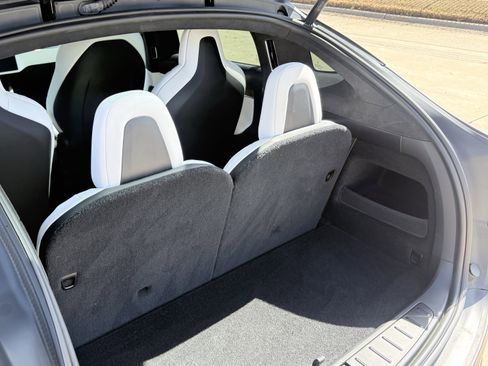 Used 2022 Tesla Model X image 15