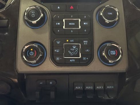 Used 2016 Ford F250 Platinum w/ FX4 Off-Road Package AWD/4WD image 12