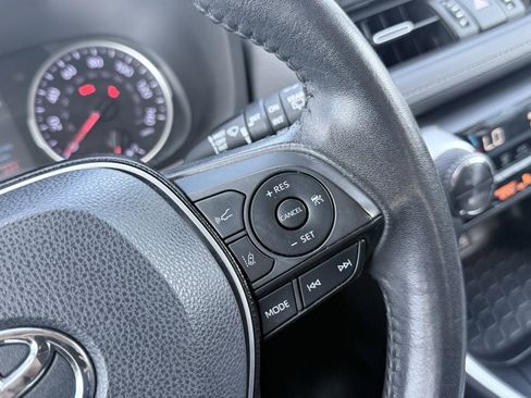 Used 2019 Toyota RAV4 XLE Premium FWD image 64