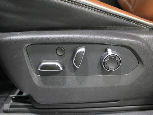 Used 2024 GMC Sierra 3500 Denali Ultimate image 4