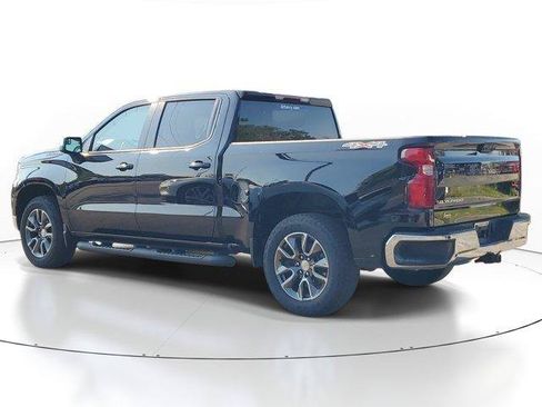 Used 2025 Chevrolet Silverado 1500 LT AWD/4WD image 3