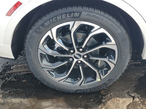 New 2026 Lincoln Nautilus Reserve image 5