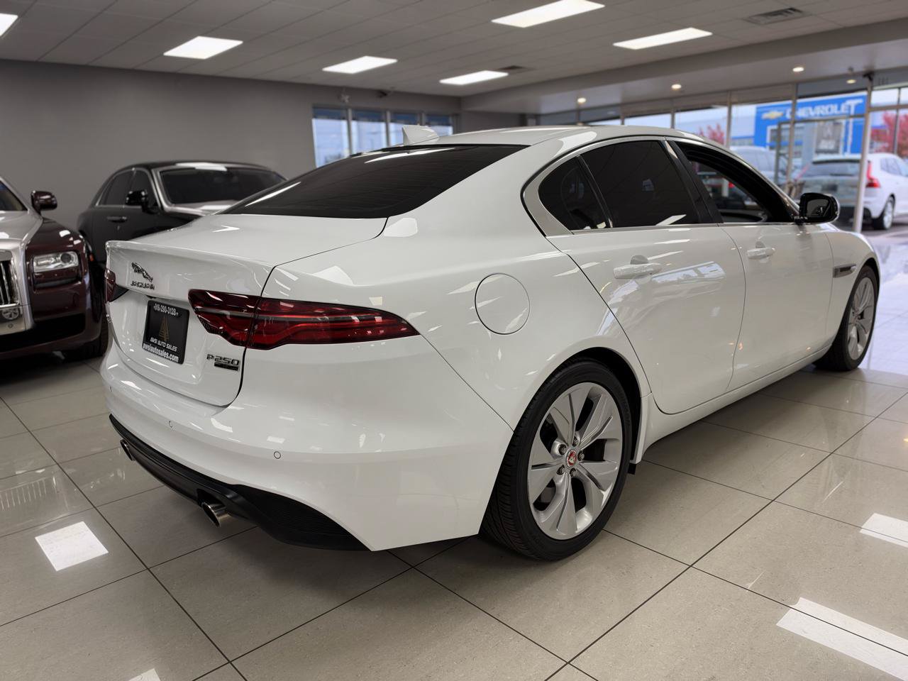 Used 2020 Jaguar XE S RWD image 6