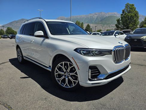 Used 2020 BMW X7 xDrive40i w/ Luxury Seating Package AWD/4WD image 3