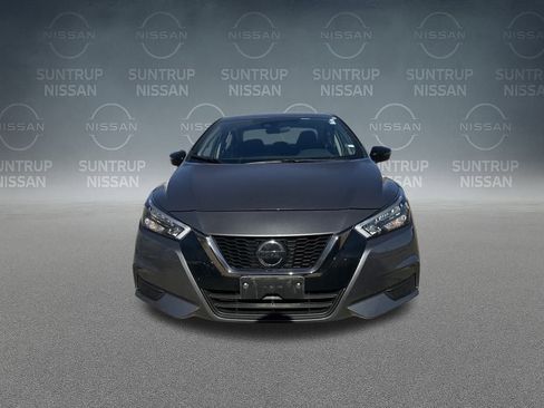 Used 2022 Nissan Versa SR w/ Trunk Package image 10