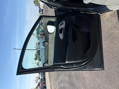 Used 2023 Chrysler Pacifica Touring-L w/ S Appearance Package FWD image 11