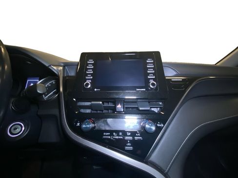 Used 2023 Toyota Camry SE image 10