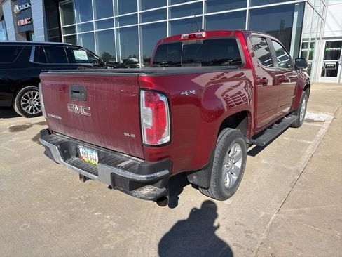 Used 2018 GMC Canyon SLE image 3