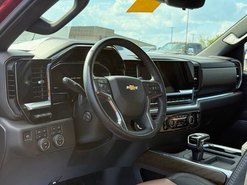 Used 2026 Chevrolet Silverado 1500 High Country w/ Technology Package AWD/4WD image 25