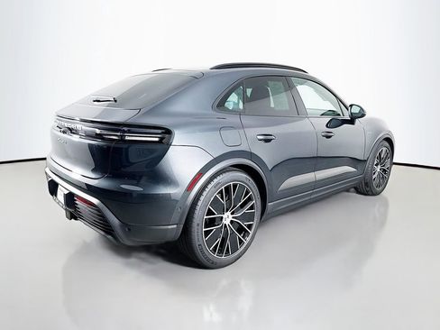 Used 2024 Porsche Macan 4 Electric image 9