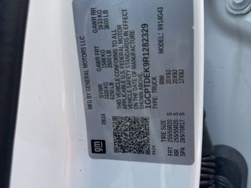 Used 2024 Chevrolet Colorado Z71 w/ Z71 Convenience Package 2 image 37