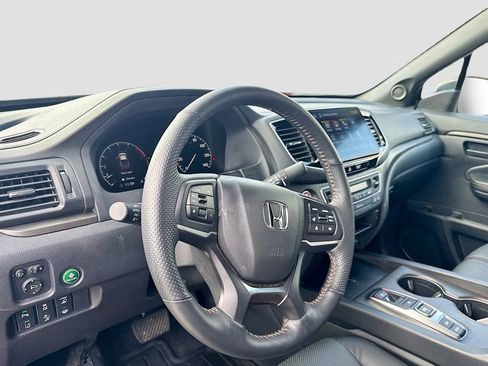 Used 2025 Honda Ridgeline TrailSport image 9