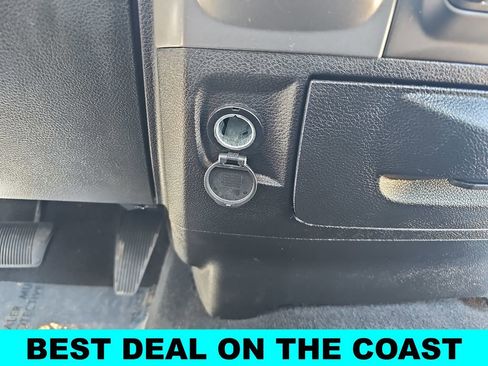 Used 2022 RAM 1500 Classic SLT w/ Electronics Group AWD/4WD image 16