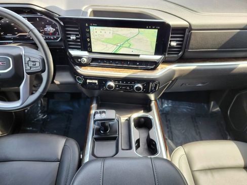 Used 2025 GMC Sierra 1500 Elevation w/ Elevation Premium Package AWD/4WD image 12
